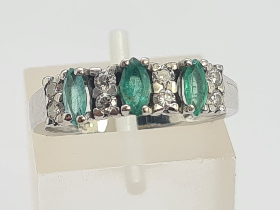 0679: Vintage 14ct White Gold 3 Emeralds 8 Natural Sparkling Diamonds Dress Ring