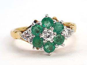 0681: Vintage: 18ct Gold Emeralds Diamonds Flower Head Ring - Date- Mark 1976