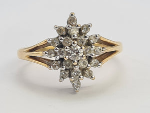 0716: Vintage: 9ct Gold 21 Diamonds Geometric Set Ring- lovely sparkle