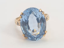 Load image into Gallery viewer, 0742: Vintage: 9ct Gold Swiss Blue Topaz Statement Ring- Date-Mark 1968
