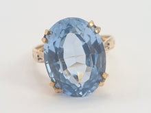 Load image into Gallery viewer, 0742: Vintage: 9ct Gold Swiss Blue Topaz Statement Ring- Date-Mark 1968
