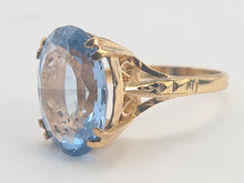 Load image into Gallery viewer, 0742: Vintage: 9ct Gold Swiss Blue Topaz Statement Ring- Date-Mark 1968
