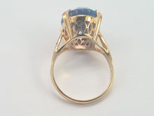 Load image into Gallery viewer, 0742: Vintage: 9ct Gold Swiss Blue Topaz Statement Ring- Date-Mark 1968
