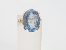 Load image into Gallery viewer, 0742: Vintage: 9ct Gold Swiss Blue Topaz Statement Ring- Date-Mark 1968
