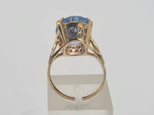 Load image into Gallery viewer, 0742: Vintage: 9ct Gold Swiss Blue Topaz Statement Ring- Date-Mark 1968
