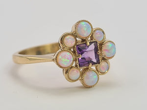 0276: Vintage: 9ct Gold Lilac Amethyst Opals Flower Head Ring