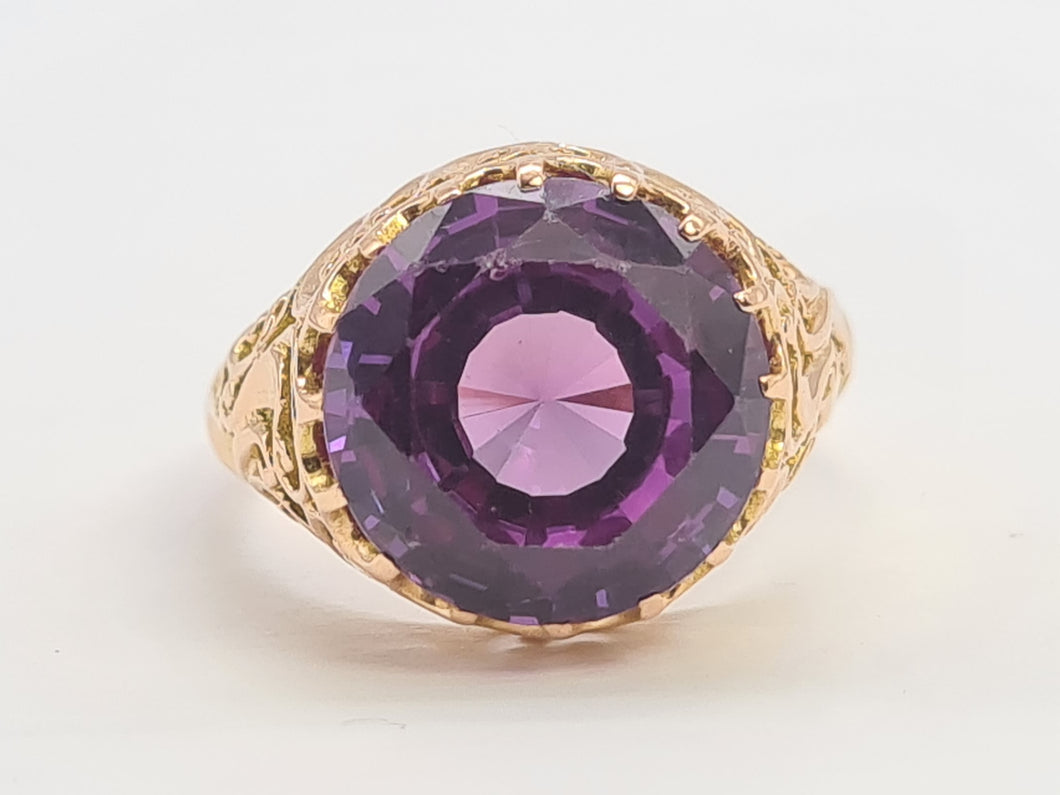 0487:Vintage: 9ct Gold Round Cut Large Amethyst Statement Ring- fabulous round cut stone