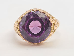 0487:Vintage: 9ct Gold Round Cut Large Amethyst Statement Ring- fabulous round cut stone