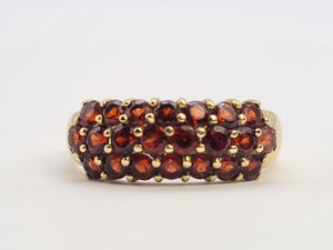 0726: Vintage: 9ct Gold Tiered Garnets Cluster Ring- lovely colours&nbsp;