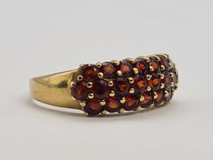 0726: Vintage: 9ct Gold Tiered Garnets Cluster Ring- lovely colours&nbsp;