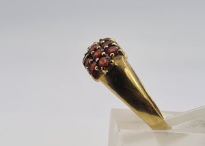 0726: Vintage: 9ct Gold Tiered Garnets Cluster Ring- lovely colours&nbsp;