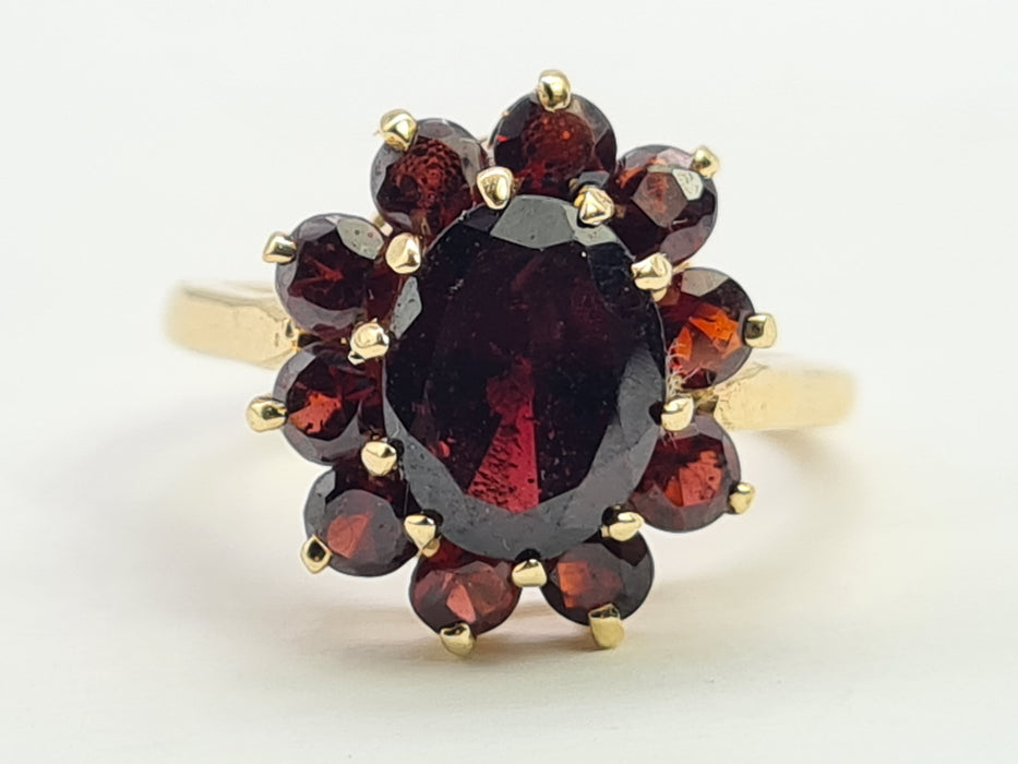 6298 Vintage: 9ct Gold 11 Rich Red Garnets Cluster Ring- From 1968