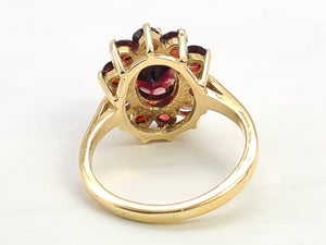 0737: Vintage: 9ct Gold 11 Rich Red Garnets Cluster Ring- Date-Mark 1968