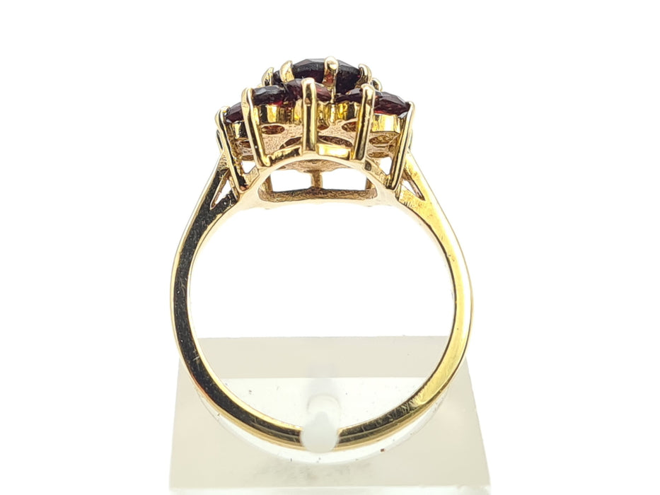 6298 Vintage: 9ct Gold 11 Rich Red Garnets Cluster Ring- From 1968