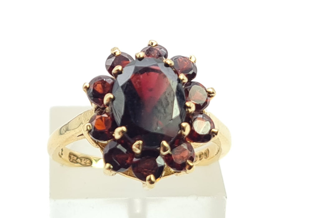 6298 Vintage: 9ct Gold 11 Rich Red Garnets Cluster Ring- From 1968