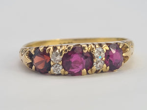 0567: Vintage & Old 18ct Gold Rubies Diamonds Ring- splendid