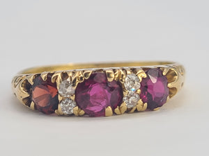 0567: Vintage & Old 18ct Gold Rubies Diamonds Ring- splendid