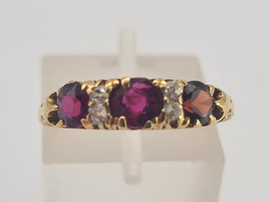 0567: Vintage & Old 18ct Gold Rubies Diamonds Ring- splendid