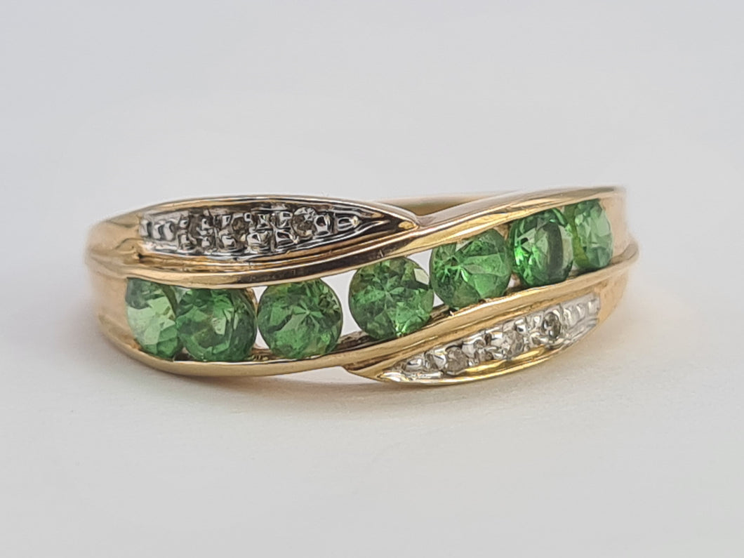 0654: Vintage: 9ct Gold Green Diopsides Diamonds Dress Ring