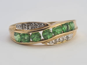 0654: Vintage: 9ct Gold Green Diopsides Diamonds Dress Ring