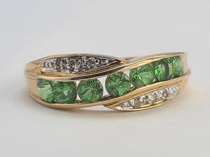 0654: Vintage: 9ct Gold Green Diopsides Diamonds Dress Ring