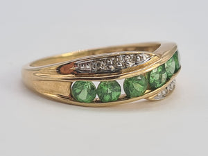 0654: Vintage: 9ct Gold Green Diopsides Diamonds Dress Ring