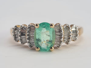 0715: Vintage 9ct Gold Emerald 26 Baguette Cut Diamonds Dress Ring- exquisite