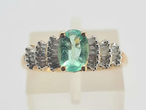 0715: Vintage 9ct Gold Emerald 26 Baguette Cut Diamonds Dress Ring- exquisite