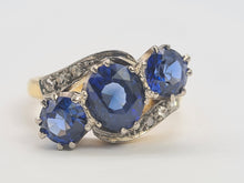 Load image into Gallery viewer, 0657: Vintage &amp; Old: 18ct Gold Cornflower Blue Sapphires Diamonds Ring
