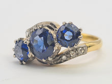 Load image into Gallery viewer, 0657: Vintage &amp; Old: 18ct Gold Cornflower Blue Sapphires Diamonds Ring
