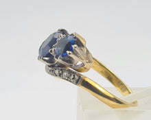 Load image into Gallery viewer, 0657: Vintage &amp; Old: 18ct Gold Cornflower Blue Sapphires Diamonds Ring
