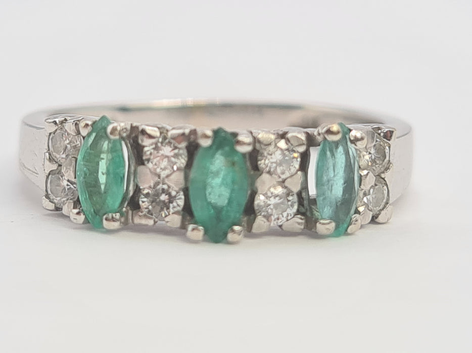 0679: Vintage 14ct White Gold 3 Emeralds 8 Natural Sparkling Diamonds Dress Ring