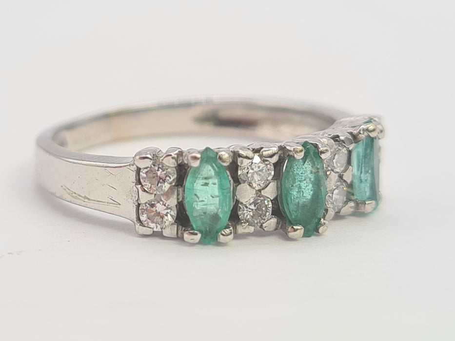 0679: Vintage 14ct White Gold 3 Emeralds 8 Natural Sparkling Diamonds Dress Ring