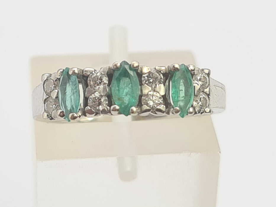0679: Vintage 14ct White Gold 3 Emeralds 8 Natural Sparkling Diamonds Dress Ring