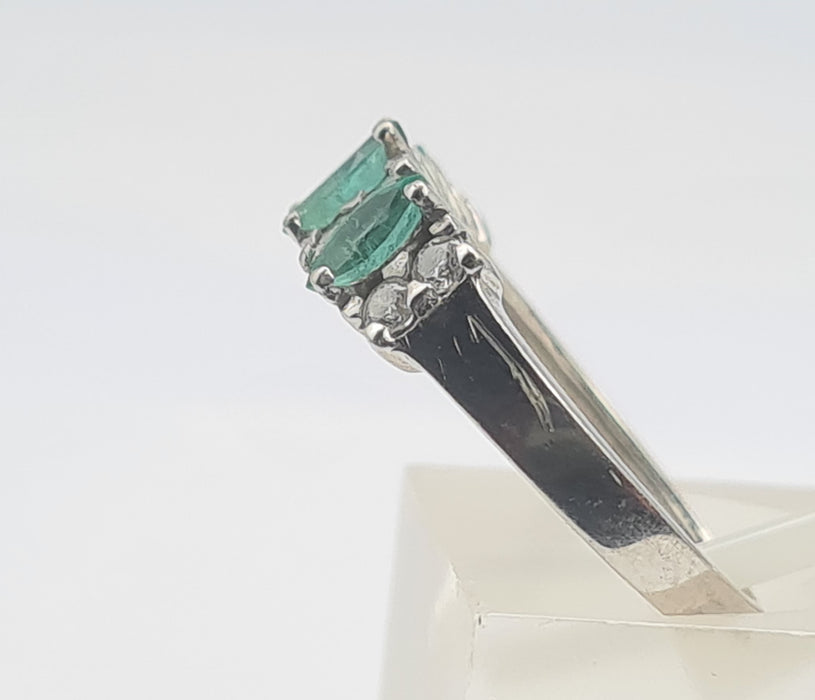 0679: Vintage 14ct White Gold 3 Emeralds 8 Natural Sparkling Diamonds Dress Ring