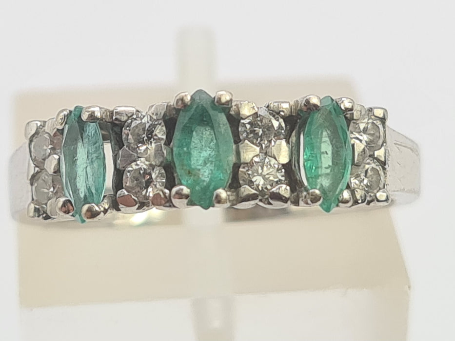 0679: Vintage 14ct White Gold 3 Emeralds 8 Natural Sparkling Diamonds Dress Ring