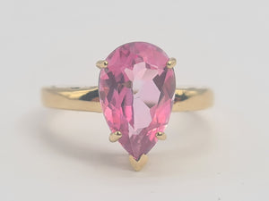 0529: Vintage: 9ct Gold Pear-Cut Pink Topaz Dress Ring- Barbie beauty, total eye catcher