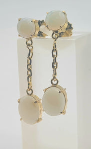 0545: Vintage: 18ct Gold White Opals Drop/Dangle Stud Earrings- just lovely!