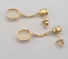 Load image into Gallery viewer, 0545: Vintage: 18ct Gold White Opals Drop/Dangle Stud Earrings- just lovely!
