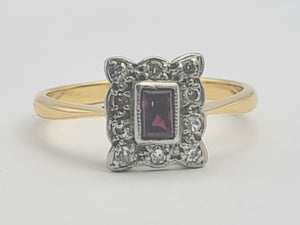 0645: Vintage: 18ct Gold Ruby &.10 Diamonds Square Set Ring - Art Deco Style