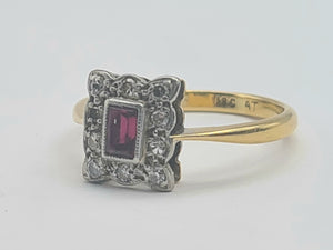 0645: Vintage: 18ct Gold Ruby &.10 Diamonds Square Set Ring - Art Deco Style