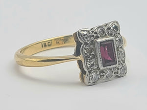 0645: Vintage: 18ct Gold Ruby &.10 Diamonds Square Set Ring - Art Deco Style