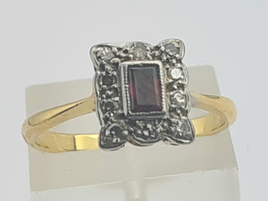 0645: Vintage: 18ct Gold Ruby &.10 Diamonds Square Set Ring - Art Deco Style