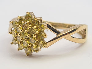 0721: Vintage: 9ct Gold Amarillo Diamonds Flower Head Ring- 19 natural, sparkling diamonds