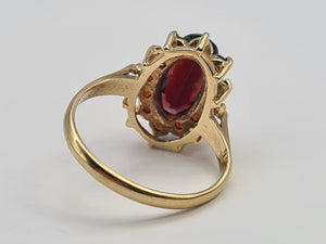 0724: Vintage: 9ct Gold Garnets Cluster Ring - Date-Mark 1973