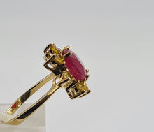 Load image into Gallery viewer, 0806: Vintage: 9ct Gold Yellow Sapphires &amp; Ruby Flower Head Ring-lovely combination
