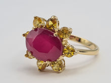 Load image into Gallery viewer, 0806: Vintage: 9ct Gold Yellow Sapphires &amp; Ruby Flower Head Ring-lovely combination
