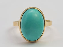 Load image into Gallery viewer, 0906: Vintage: Italian 18ct Gold Cabochon Turquoise Ring- Exquisite
