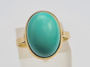 0906: Vintage: Italian 18ct Gold Cabochon Turquoise Ring- Exquisite