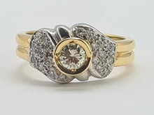 Load image into Gallery viewer, 0449: Vintage: 18ct Gold Art Deco Style 21 Diamonds Ring- sparkling symmetry
